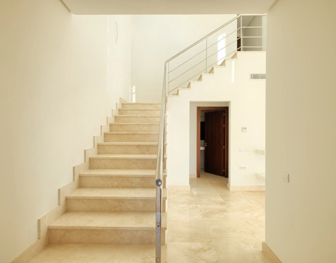 Villa for sale in Puerto del Capitan, Benahavis
