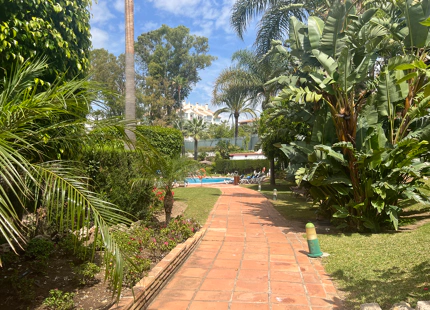ACOGEDOR APARTAMENTO EN ALQUILER VACACIONAL EN PUERTO BANUS