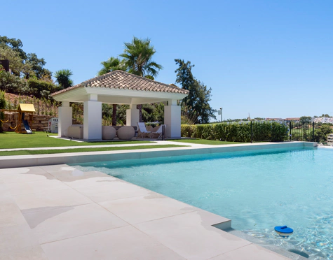 Villa for sale in Benahavis