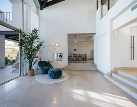 Villa for sale in Benahavis