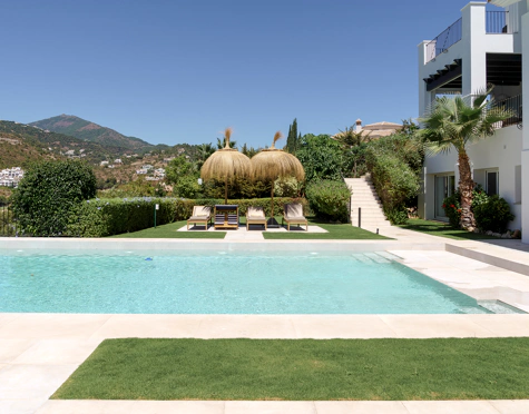 Villa for sale in Benahavis