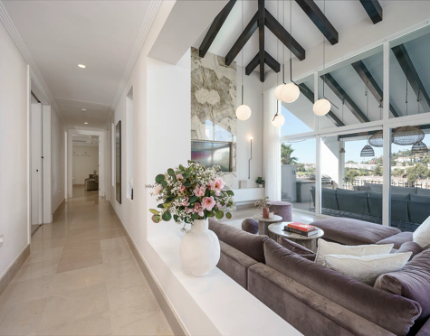 Villa for sale in Benahavis
