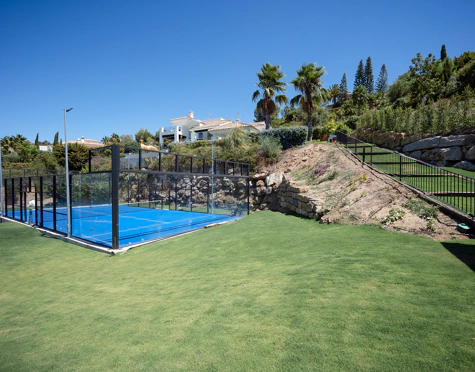 Villa for sale in Benahavis