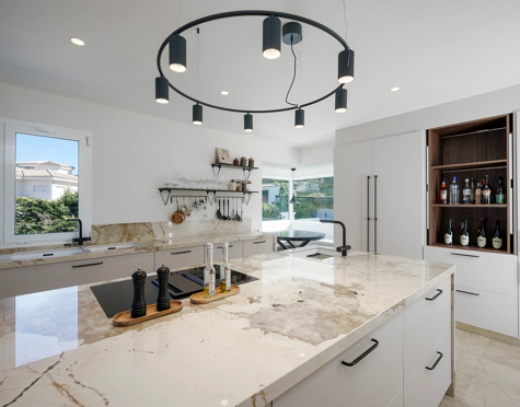 Villa for sale in Benahavis