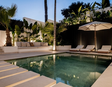 Villa en venta en Nueva Andalucia, Marbella