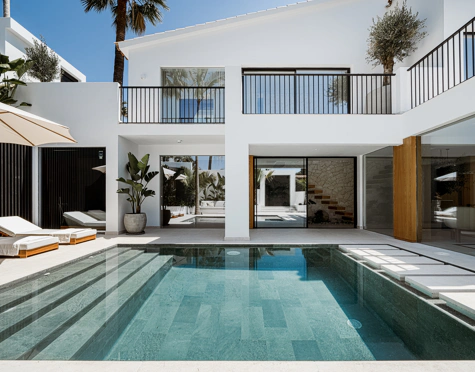 VILLA TOTALMENTE REFORMADA EN VENTA EN NUEVA ANDALUCIA