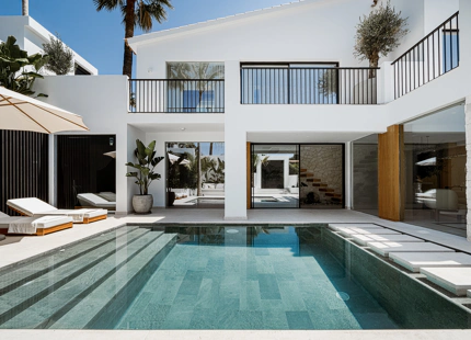 VILLA TOTALMENTE REFORMADA EN VENTA EN NUEVA ANDALUCIA