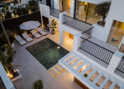 VILLA TOTALMENTE REFORMADA EN VENTA EN NUEVA ANDALUCIA