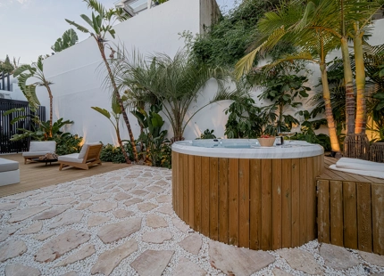 VILLA TOTALMENTE REFORMADA EN VENTA EN NUEVA ANDALUCIA