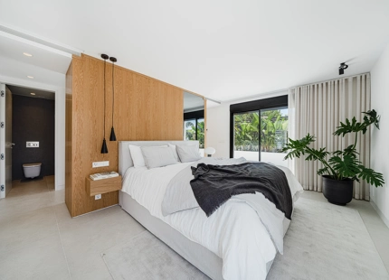 VILLA TOTALMENTE REFORMADA EN VENTA EN NUEVA ANDALUCIA