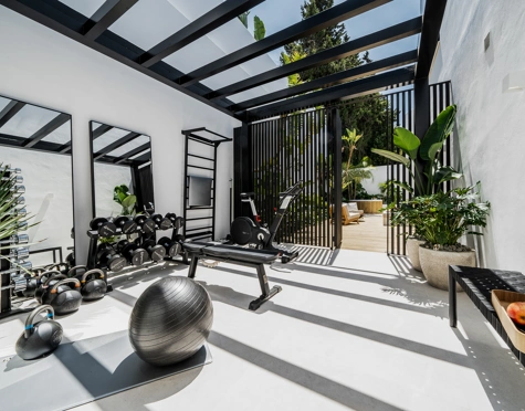 Villa en venta en Nueva Andalucia, Marbella
