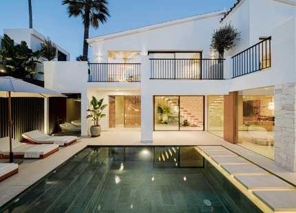 VILLA TOTALMENTE REFORMADA EN VENTA EN NUEVA ANDALUCIA
