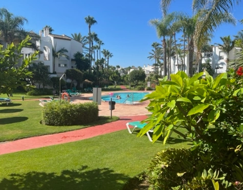 Apartamento en alquiler a corta temporada en Costalita, Estepona East