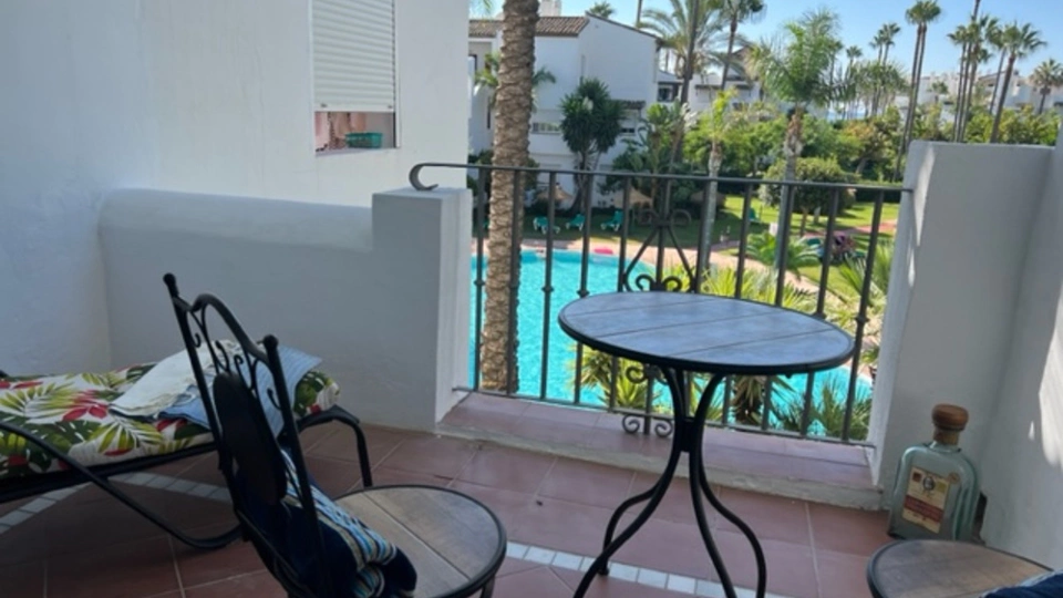 Apartamento en alquiler a corta temporada en Costalita, Estepona Este