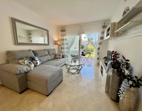 Apartamento en alquiler a corta temporada en Costalita, Estepona East