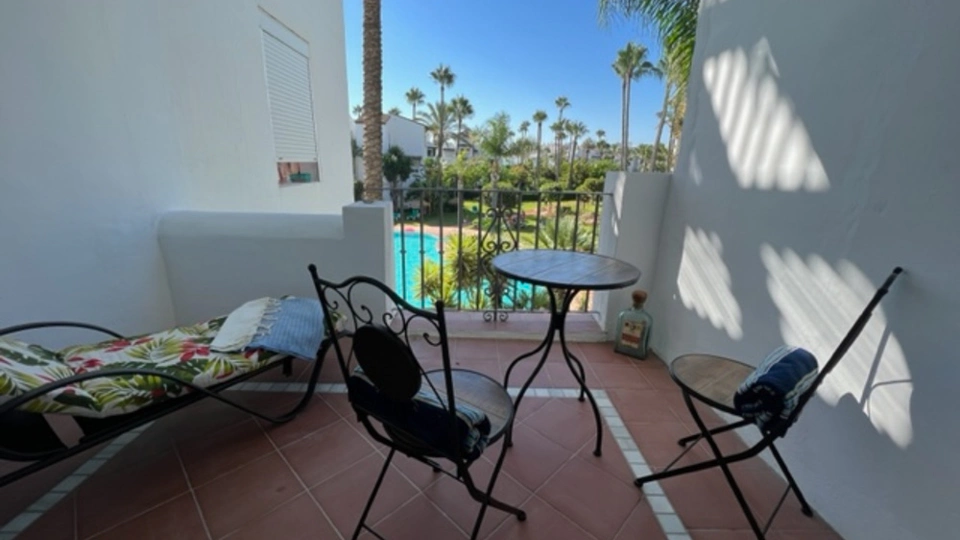 Apartamento en alquiler a corta temporada en Costalita, Estepona Este