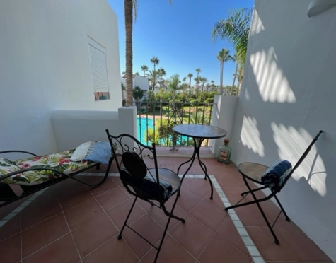 Apartamento en alquiler a corta temporada en Costalita, Estepona East