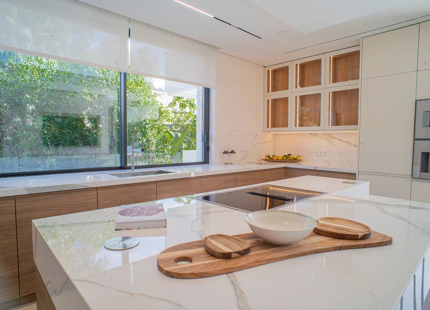 VILLA MODERNA A LA VENTA EN LA MILLA DE ORO