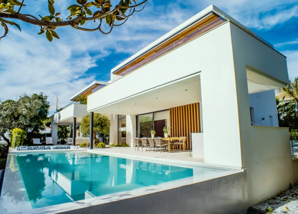 VILLA MODERNA A LA VENTA EN LA MILLA DE ORO