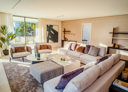 VILLA MODERNA A LA VENTA EN LA MILLA DE ORO