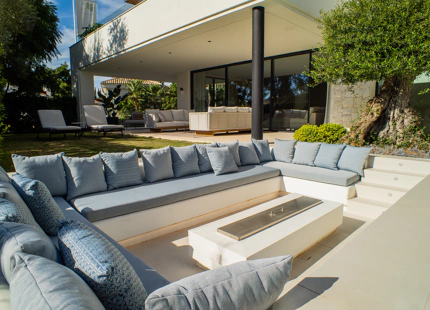 VILLA MODERNA A LA VENTA EN LA MILLA DE ORO