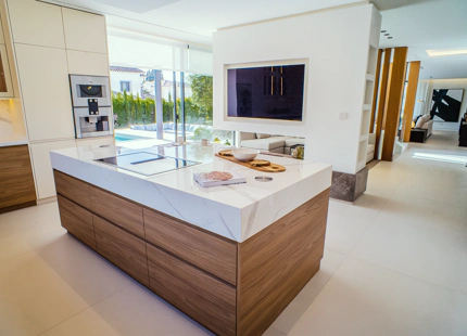 VILLA MODERNA A LA VENTA EN LA MILLA DE ORO