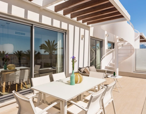 Penthouse for sale in New Golden Mile, Estepona East
