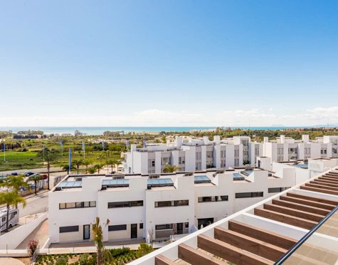 Penthouse for sale in New Golden Mile, Estepona East