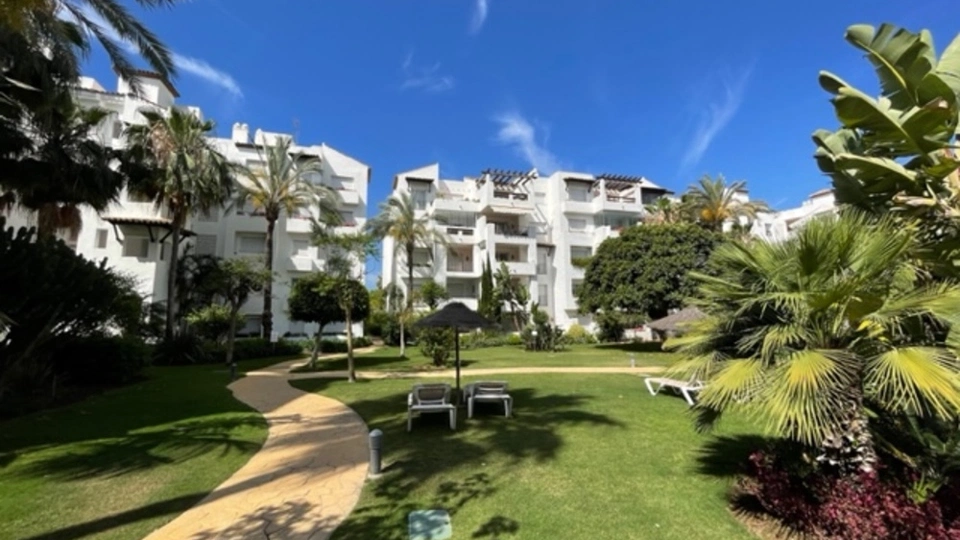 Apartamento en venta en Costalita, Estepona Este