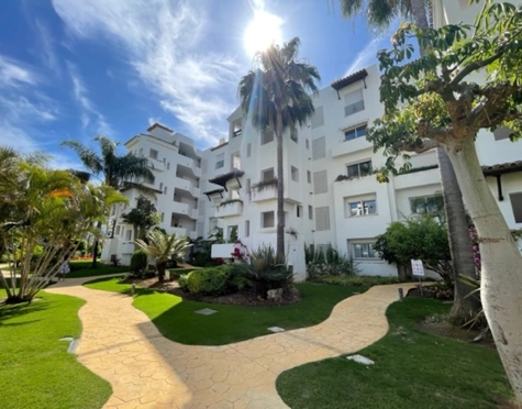 Apartment for sale in Costalita, Estepona East