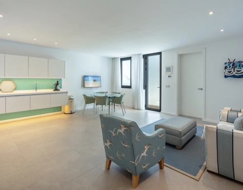 Villa for sale in El Herrojo, Benahavis