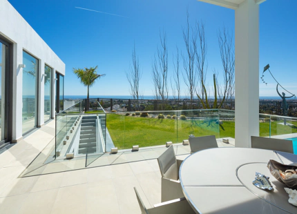 VILLA DE LUJO EN EL HERROJO ALTO