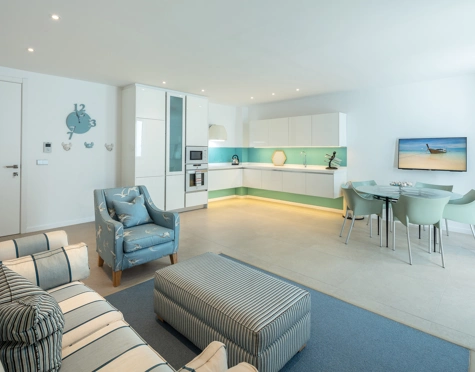 Villa for sale in El Herrojo, Benahavis