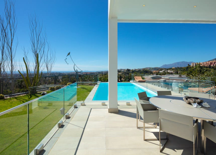 VILLA DE LUJO EN EL HERROJO ALTO