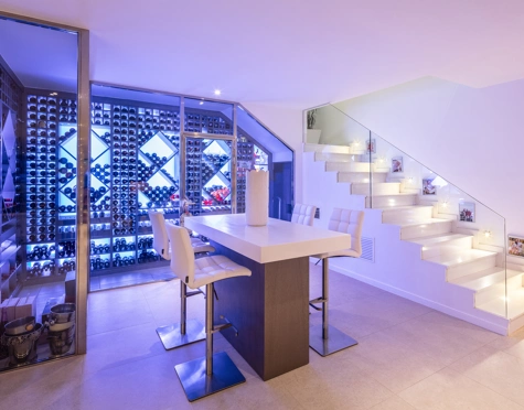 Villa for sale in El Herrojo, Benahavis