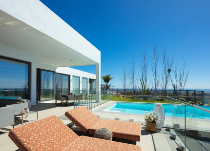 VILLA DE LUJO EN EL HERROJO ALTO