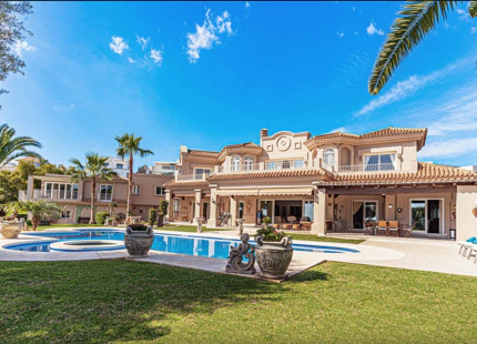 IMPRESIONANTE VILLA EN VENTA EN NUEVA ANDALUCIA