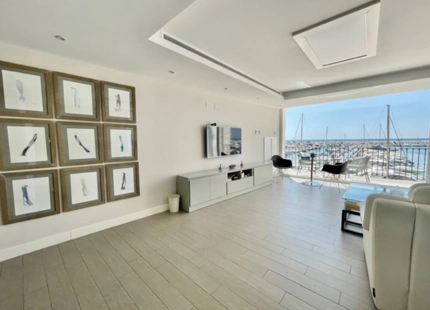 FANTASTIC APARTMENT IN PUERTO BANUS