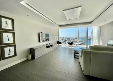 FANTASTIC APARTMENT IN PUERTO BANUS