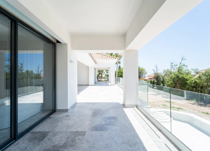VENTA DE VILLA DE LUJO EN SIERRA BLANCA