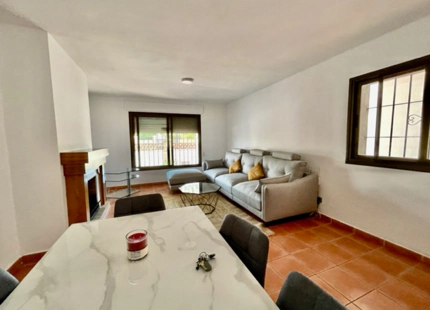 SE ALQUILA ADOSADO CON ENCANTO EN SAN PEDRO