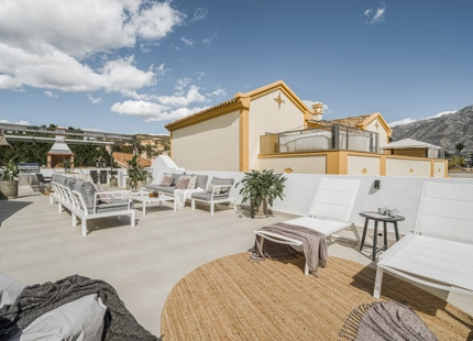 CHARMING SEMI DETACHED HOUSE FOR SALE IN NUEVA ANDALUCIA
