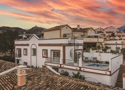 CHARMING SEMI DETACHED HOUSE FOR SALE IN NUEVA ANDALUCIA