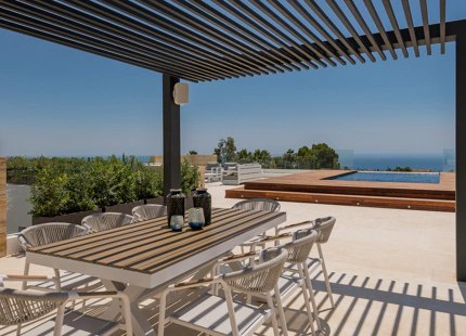 EXCELENTE VILLA MODERNA EN VENTA EN CASCADA DE CAMOJAN