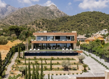 EXCELENTE VILLA MODERNA EN VENTA EN CASCADA DE CAMOJAN