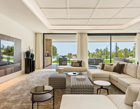 Villa en venta en Cascada de Camojan, Marbella Golden Mile
