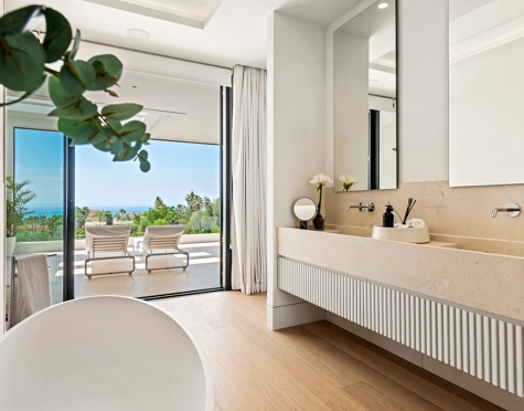Villa en venta en Cascada de Camojan, Marbella Golden Mile