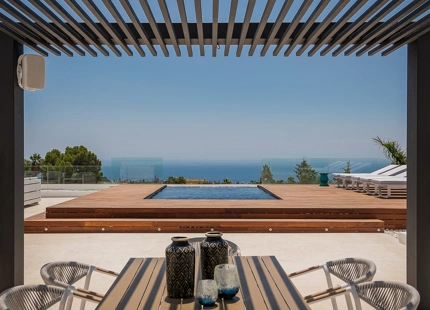 EXCELENTE VILLA MODERNA EN VENTA EN CASCADA DE CAMOJAN