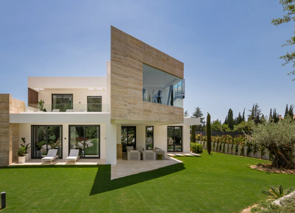 EXCELENTE VILLA MODERNA EN VENTA EN CASCADA DE CAMOJAN