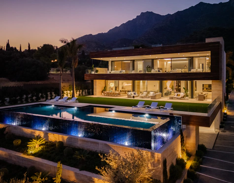Villa en venta en Cascada de Camojan, Marbella Golden Mile